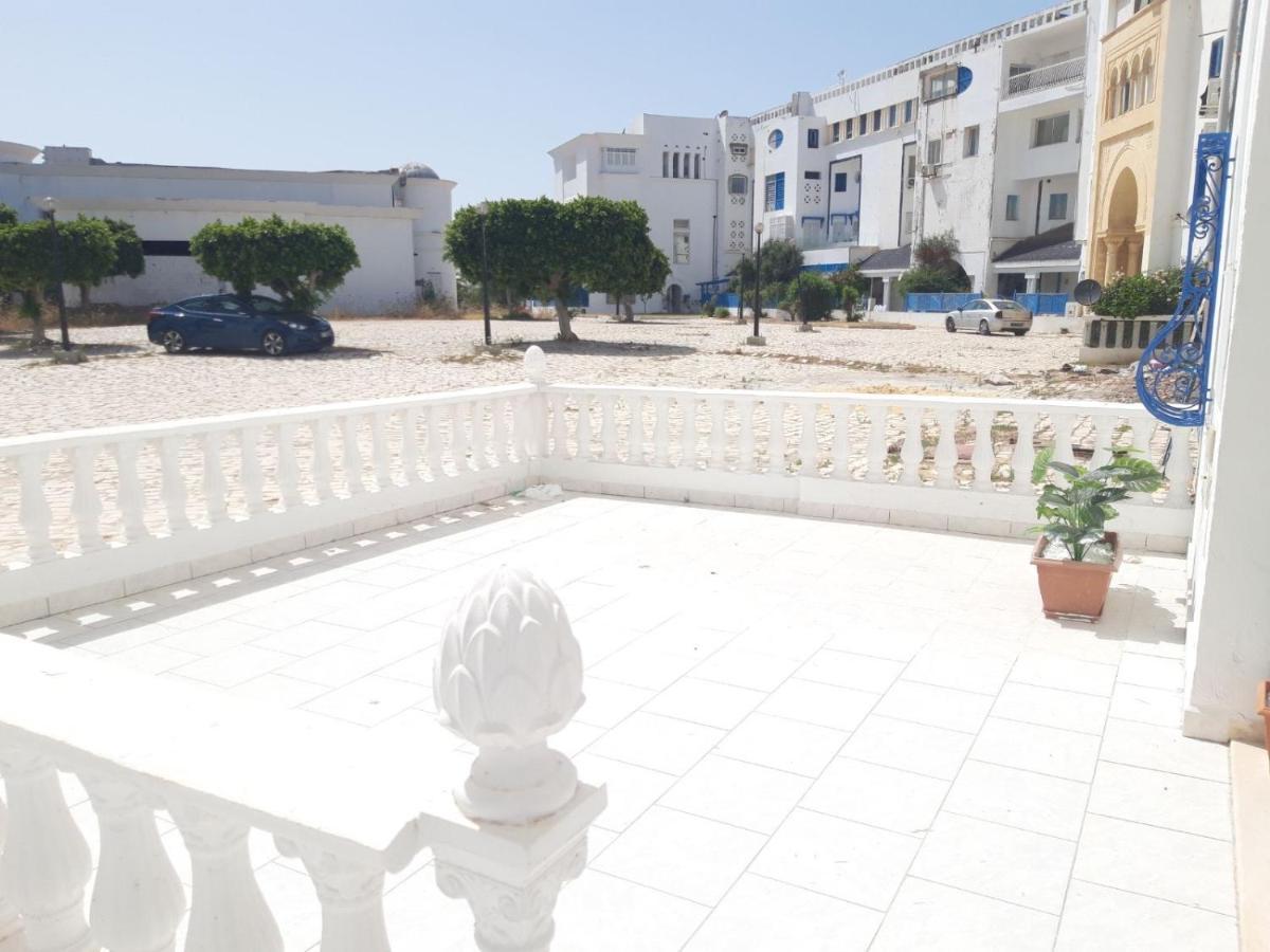 Marvellous Water Front Appartement In Gammarth ,2 Bd ,2Bathrooms, Salon/شقة فاخرة جدا على البحر مباشرة، في ارقى منطقة قمرت تونس Extérieur photo