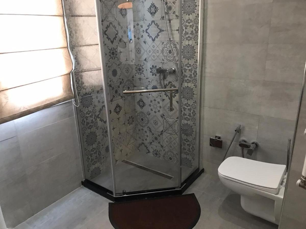 Marvellous Water Front Appartement In Gammarth ,2 Bd ,2Bathrooms, Salon/شقة فاخرة جدا على البحر مباشرة، في ارقى منطقة قمرت تونس Extérieur photo