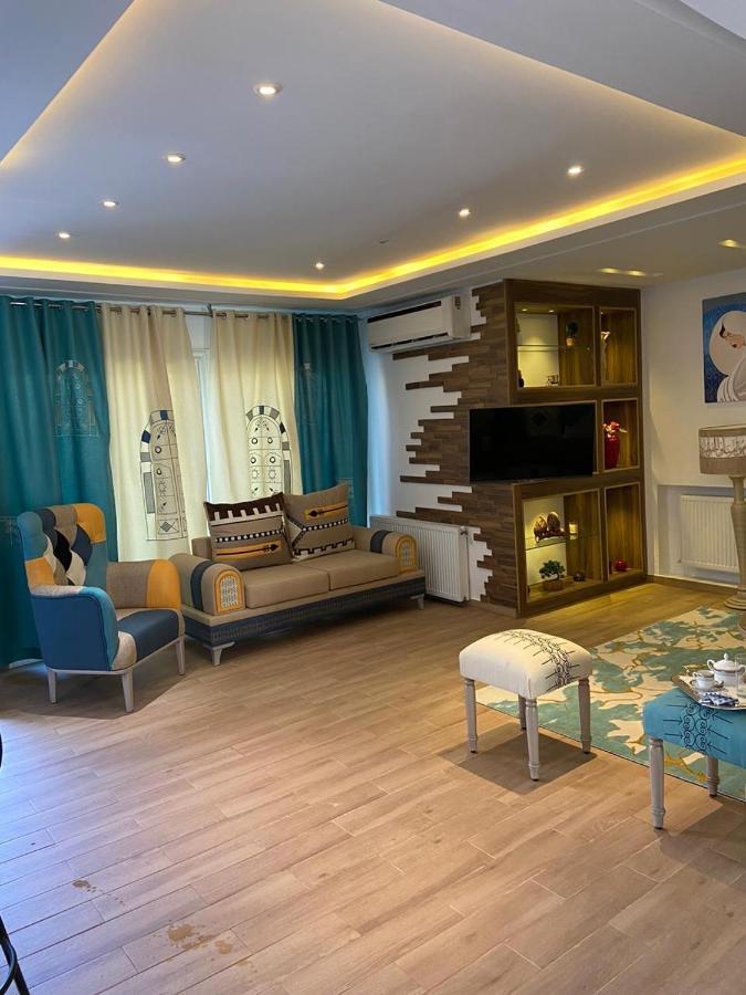 Marvellous Water Front Appartement In Gammarth ,2 Bd ,2Bathrooms, Salon/شقة فاخرة جدا على البحر مباشرة، في ارقى منطقة قمرت تونس Extérieur photo